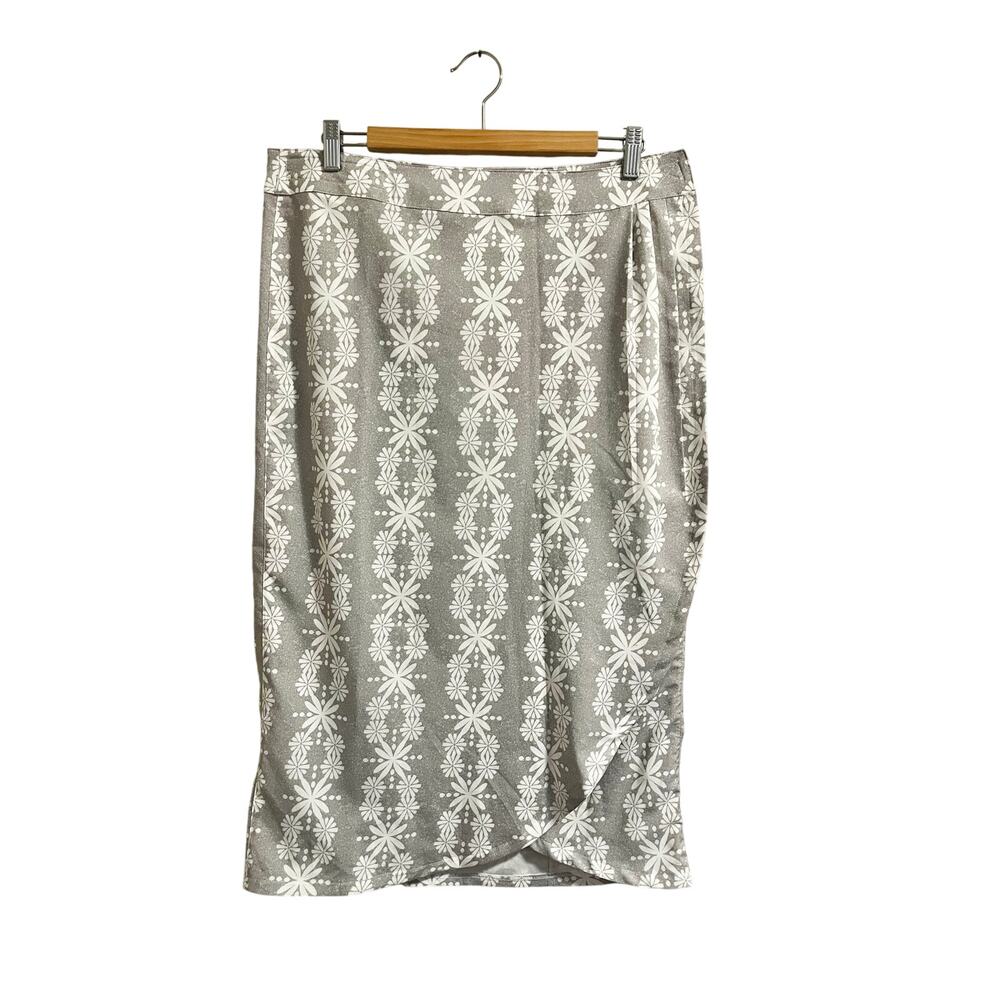 RipSkirt Hawaii Length 3 Boho Lei Gray Wrap Skirt Cover Up Midi Quick Dry sz. L